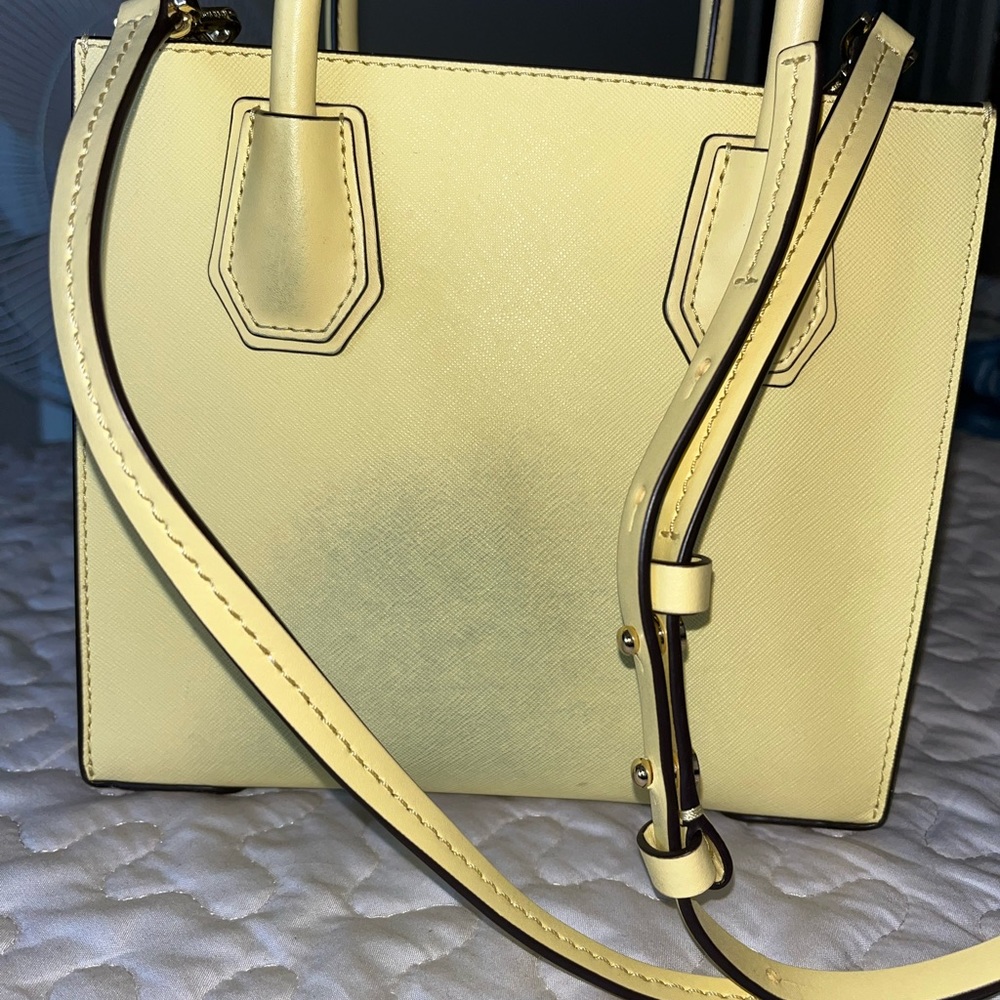 Yellow Michael Kors, Crossbody - Picture 5 of 6